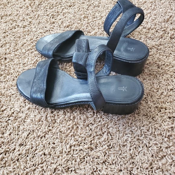 Frye Cindy ankle strap sandals. Size 10. - Picture 10 of 14